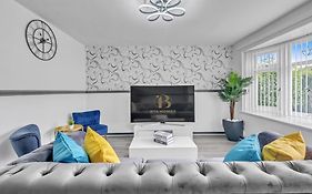 Stylish 3 Bed In Great Location - Bta Homes Serviced Accommodation Wolverhampton